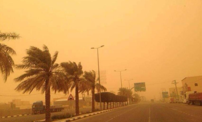 عاصفة ترابية في الرياض: الأرصاد تحذر من تدني الرؤية