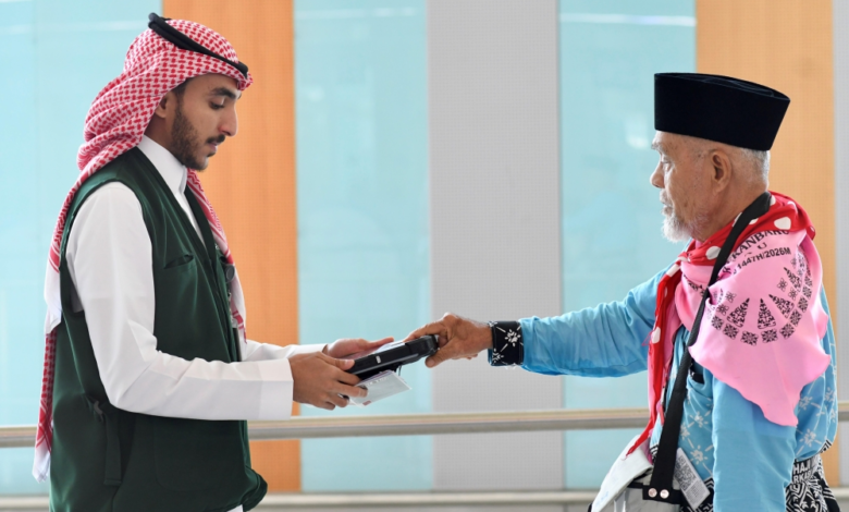 الكاونتر المتنقل يسهل إجراءات الحج 1445 في منافذ السعودية