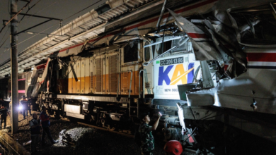 مصرع 16 سيدة في حادث قطار مروع في إندونيسيا