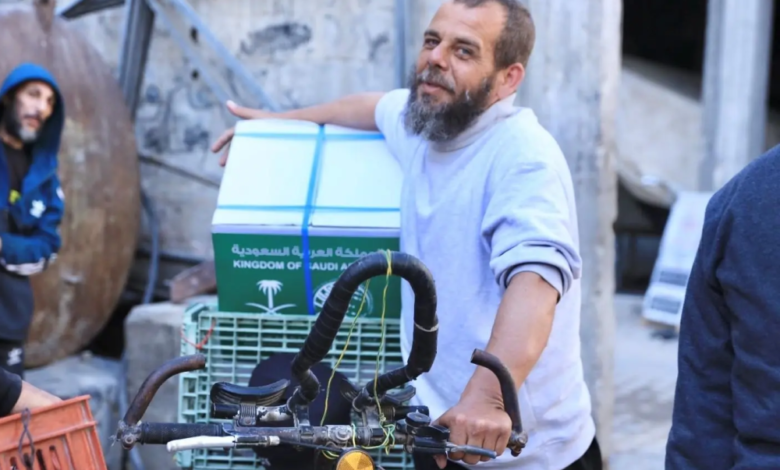 مساعدات غذائية سعودية تصل خان يونس عبر مركز الملك سلمان