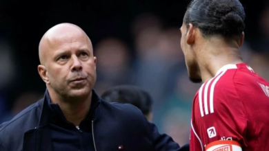 مدرب ليفربول آرني سلوت يؤكد بقاءه رغم تراجع النتائج