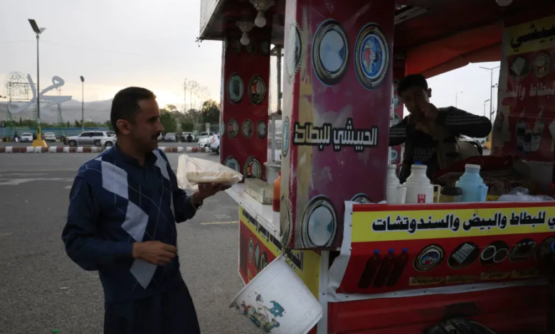 العمال في اليمن: قصة معاناة وبطالة في أسوأ أزمة إنسانية