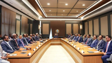 الرئيس الصومالي يتراجع عن تمديد ولايته لنزع فتيل الأزمة