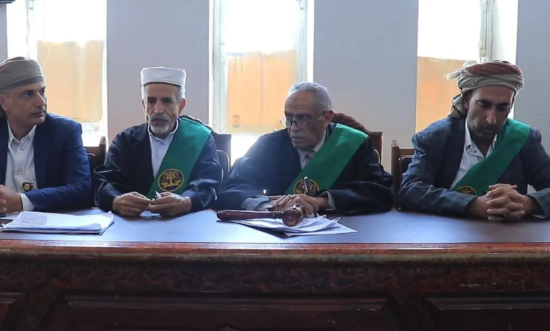 الحوثيون وتغيير القضاء: تضييق جديد على حريات النساء باليمن