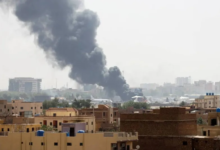السعودية تدين استهداف مطار الخرطوم وتدعو لوقف العنف