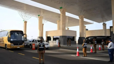 السعودية: ضبط مخالفين حاولوا الحج دون تصريح في مكة