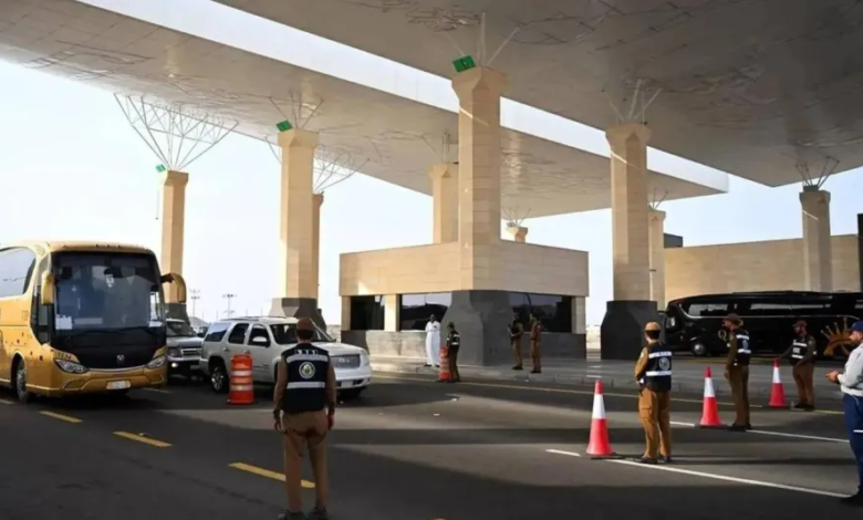 السعودية: ضبط مخالفين حاولوا الحج دون تصريح في مكة