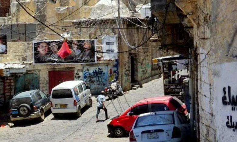 الحوثيون يفرضون رقابة أمنية مشددة على مدينة إب القديمة