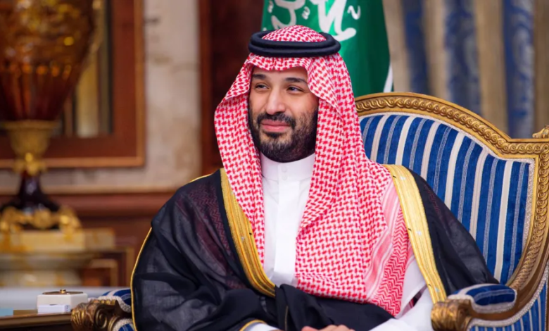 ولي العهد يستقبل وفد تكريم الملك لدعم تحفيظ القرآن