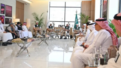 وزير الحج السعودي يبحث تطوير خدمات موسم الحج 1446