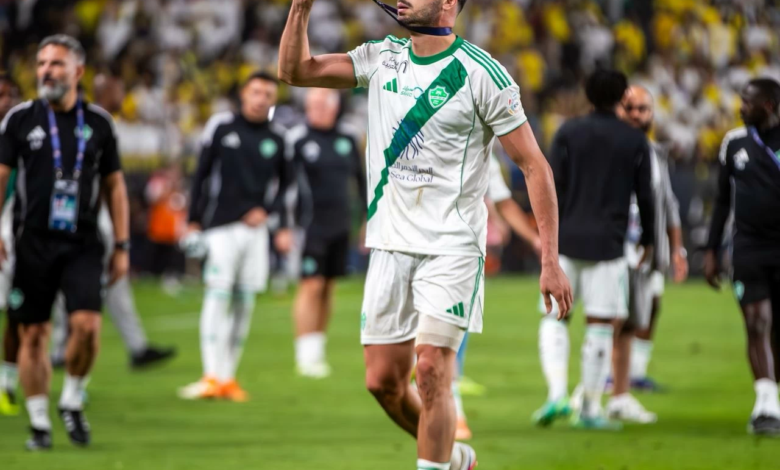 عقوبة ديميرال: إيقاف وغرامة لمدافع الأهلي السعودي