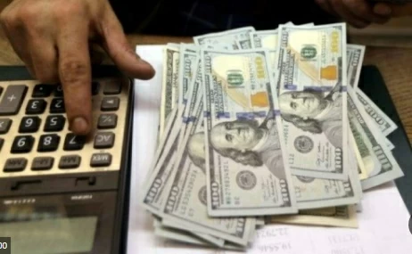 سعر الدولار اليوم في مصر: تقلبات جديدة تقترب به من 54 جنيهاً