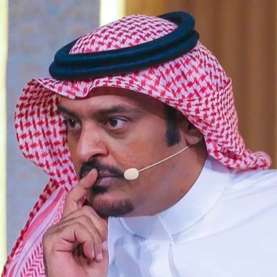 فواز الشريف يوقع كتابه «على حافة كرة القدم» في جدة
