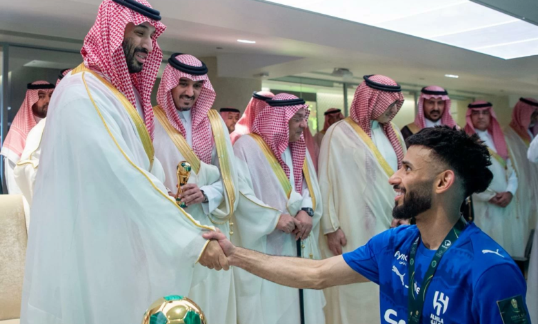 سلطان مندش يعبر عن سعادته بكأس الملك ويستهدف دوري روشن