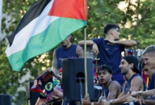 لامين يامال وعلم فلسطين: قصة تضامن في احتفالات برشلونة