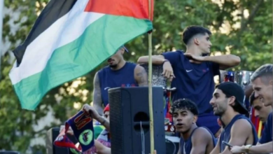 لامين يامال وعلم فلسطين: قصة تضامن في احتفالات برشلونة