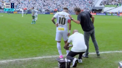 A glaring refereeing error leads to Neymar being mistakenly substituted at Santos