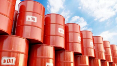 Oil prices fell by more than 4% amid tensions in the Strait of Hormuz
