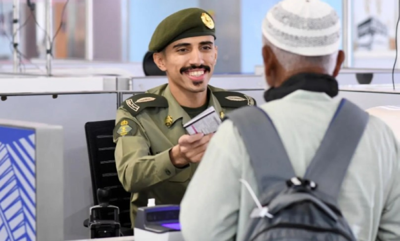 الجوازات السعودية تستقبل حجاج الصومال بالمدينة المنورة