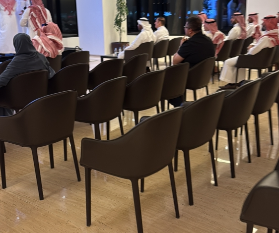 الذكاء الاصطناعي والتواصل الحضاري: رؤى من ندوة مركز الملك عبد العزيز