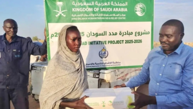 مركز الملك سلمان للإغاثة يدعم النازحين بالسودان بـ 1300 كرتون تمر