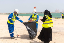 مبادرة لتنظيف شاطئ الجبيل الشرقي وحماية البيئة البحرية