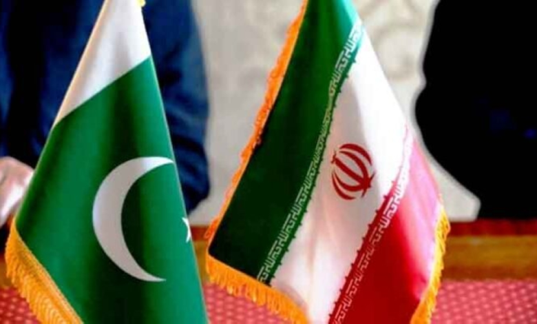 Pakistan and Iran discuss regional developments and common security