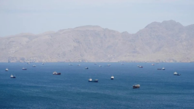 Hormuz Strait Crisis: 1,500 ships stranded threaten the global economy
