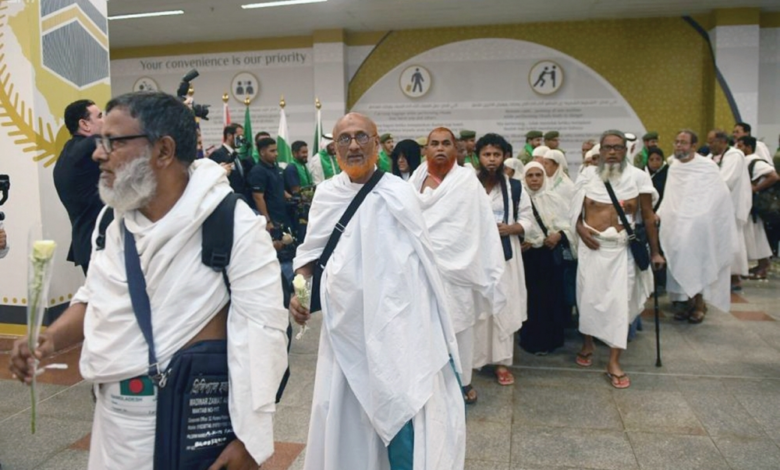 Fatwa booths and translators to serve pilgrims in Mecca in multiple languages