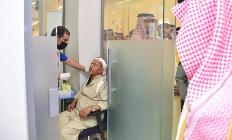 Integrated services for Yemeni pilgrims at Al-Wadi'ah border crossing: robots and vaccinations