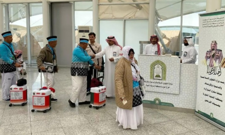 Hajj services: Distribution of thousands of informational brochures in Medina