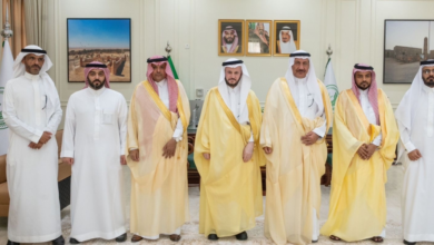 المياه الوطنية تضخ مياهاً معالجة لري طريق القريات الدولي
