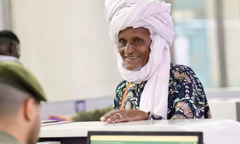 مطار المدينة يستقبل أول أفواج حجاج بنين لموسم حج 1447هـ