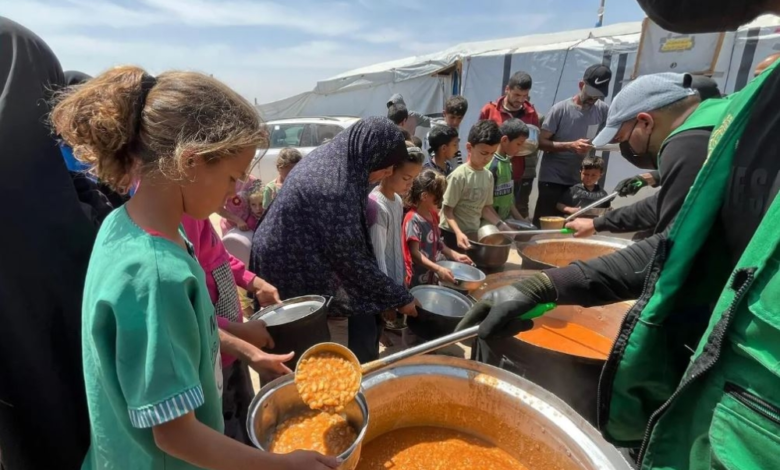 Saudi Arabia distributes 25,000 food rations in Gaza through the King Salman Center