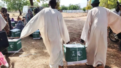 The King Salman Humanitarian Aid and Relief Center supports displaced people in Sudan with food baskets