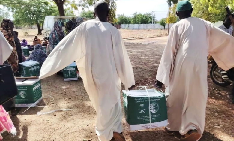 The King Salman Humanitarian Aid and Relief Center supports displaced people in Sudan with food baskets