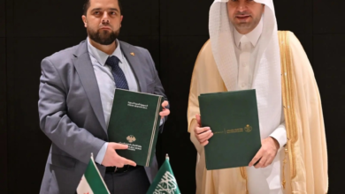 Al-Haqil discusses housing cooperation with his Syrian counterpart in Baku