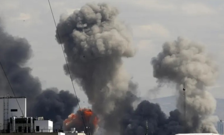 Iran's Revolutionary Guard bombs armed groups in the west of the country