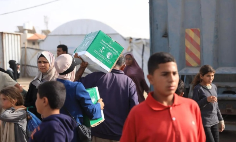 الدعم السعودي لغزة: آلاف الوجبات والمساعدات الإيوائية