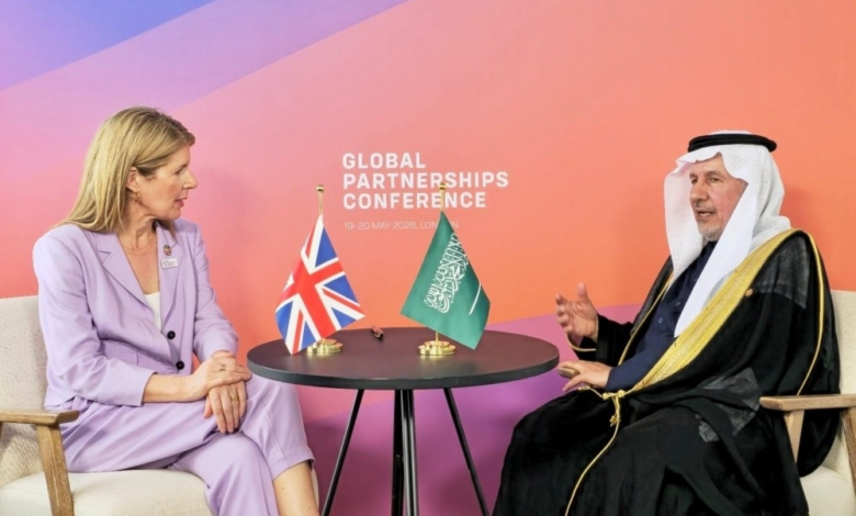 King Salman Center and Britain sign agreement to care for Gaza children