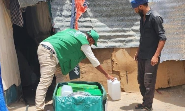 King Salman Relief Center distributes shelter materials in Marib
