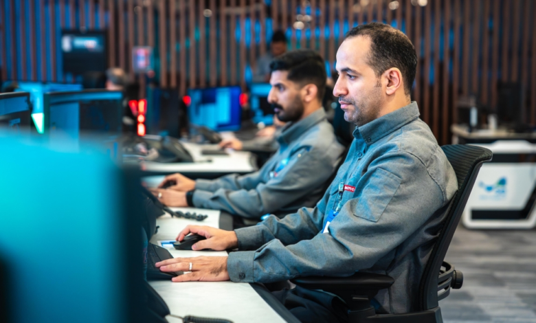 وزير الداخلية يتفقد الأحمال الكهربائية في المشاعر المقدسة