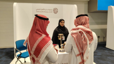 تحديات توظيف الصم في سوق العمل: فجوة ما بعد التعيين