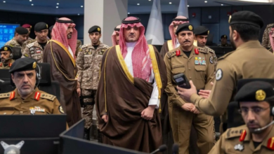وزير الداخلية يتفقد استعدادات تصعيد الحجاج إلى عرفات