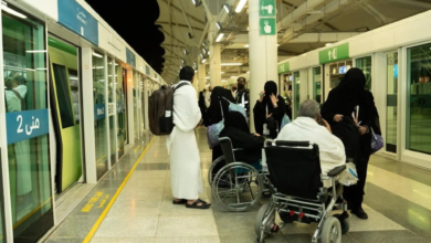 توافد ضيوف الرحمن إلى عرفات لأداء ركن الحج الأعظم