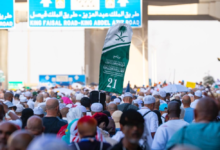 الحجاج يرمون الجمرات الثلاث بيسر وسط تنظيم متكامل
