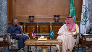 وزير الداخلية السعودي يلتقي نظيره الماليزي لبحث التعاون الأمني