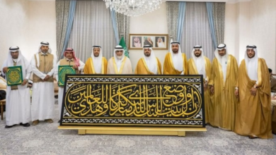 تسليم كسوة الكعبة 1446هـ لسدنة بيت الله الحرام بأمر ملكي