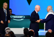 الرجوب يرفض مصافحة ممثل إسرائيل في كونغرس الفيفا