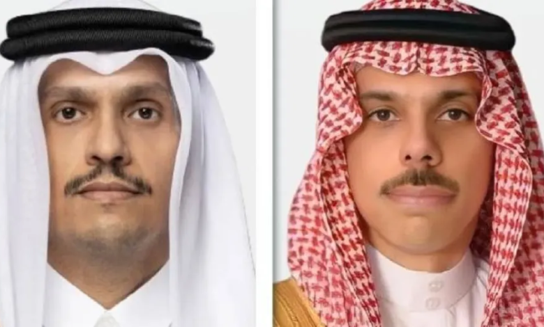 وزيرا خارجية السعودية وقطر يبحثان التطورات الراهنة بالمنطقة